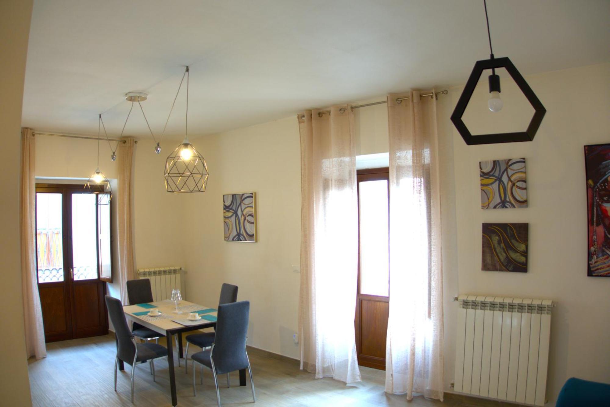Dimora Del Sole - Civico 13 Hotel LʼAquila Buitenkant foto